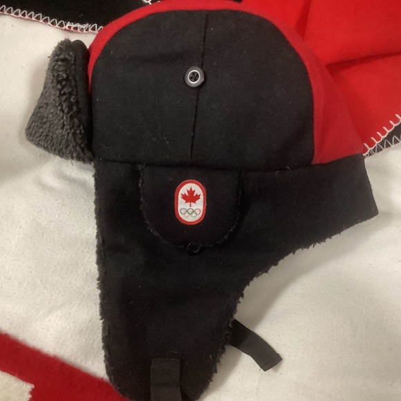 2014 Canadian Olympic ensemble - Picture 11 of 16